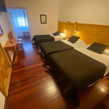 Hotel La Rambla Biescas  Buitenkant foto