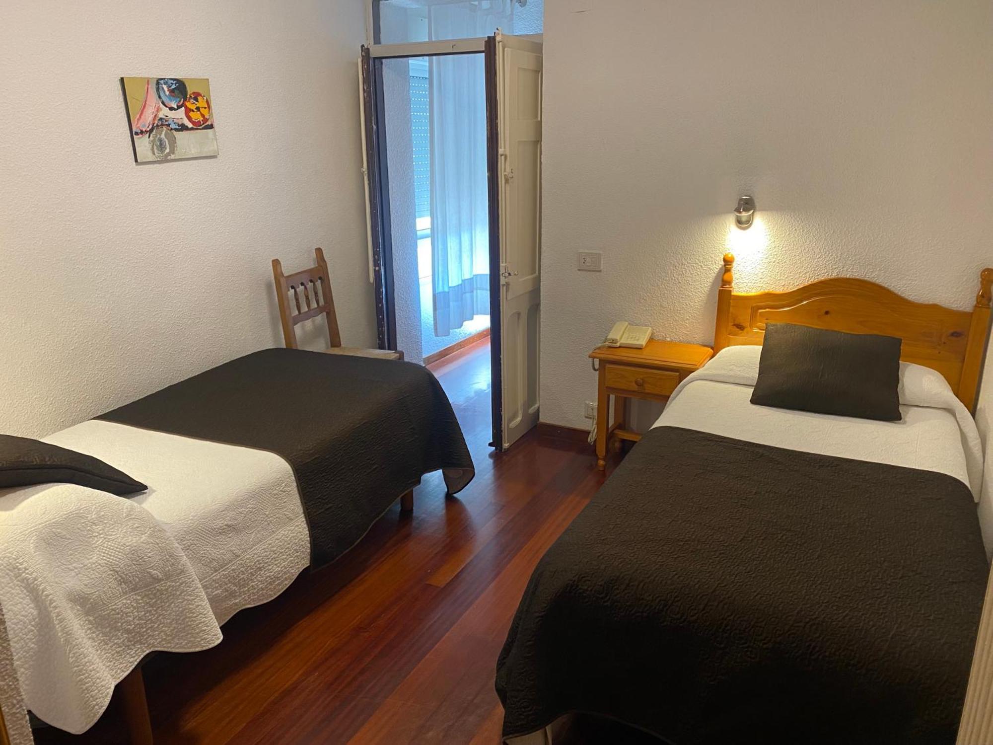Hotel La Rambla Biescas  Buitenkant foto
