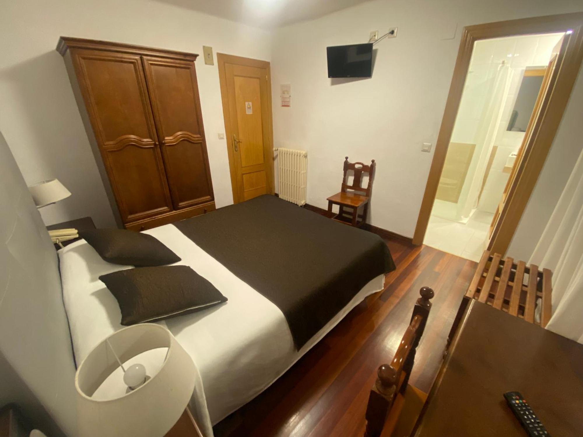 Hotel La Rambla Biescas  Buitenkant foto