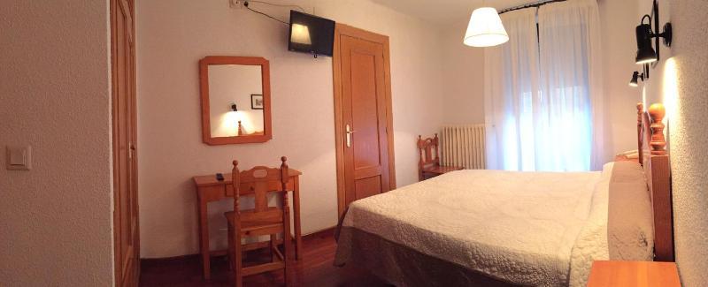 Hotel La Rambla Biescas  Buitenkant foto
