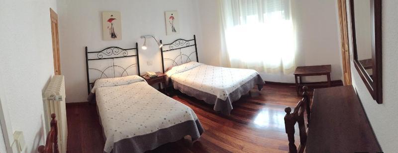 Hotel La Rambla Biescas  Buitenkant foto