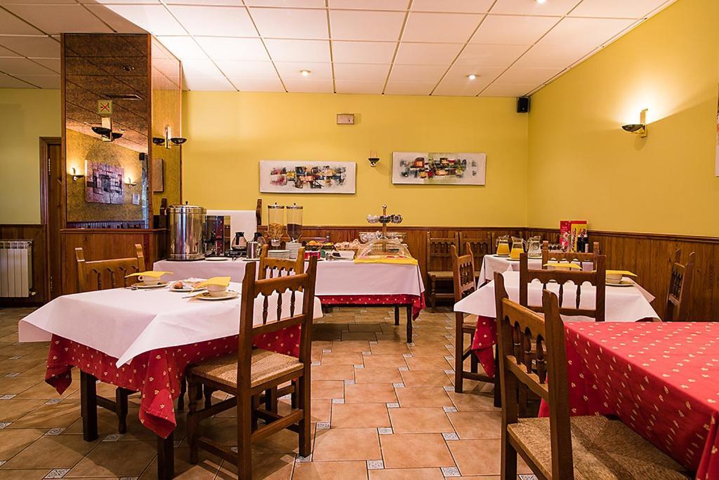 Hotel La Rambla Biescas  Buitenkant foto