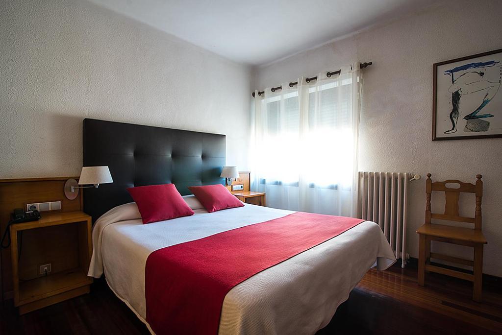 Hotel La Rambla Biescas  Buitenkant foto
