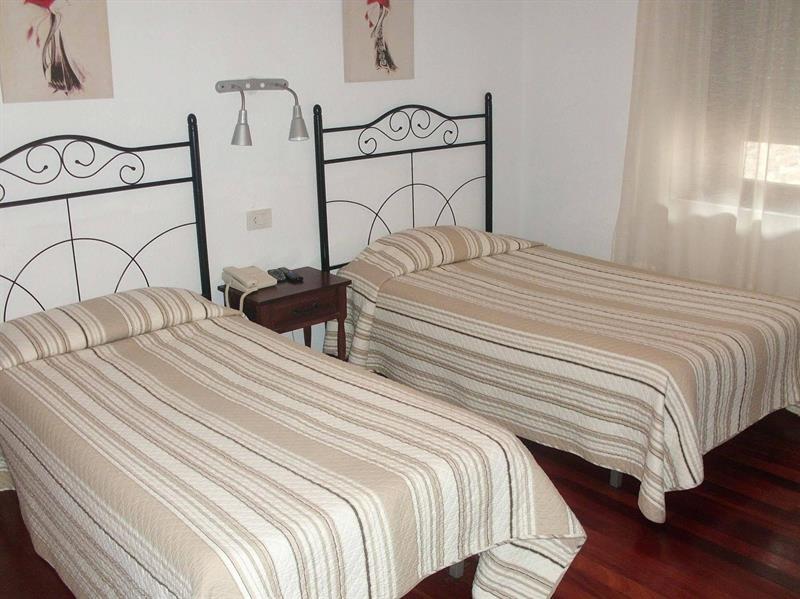 Hotel La Rambla Biescas  Buitenkant foto