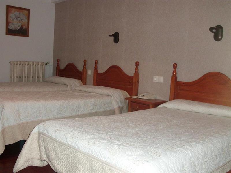 Hotel La Rambla Biescas  Buitenkant foto